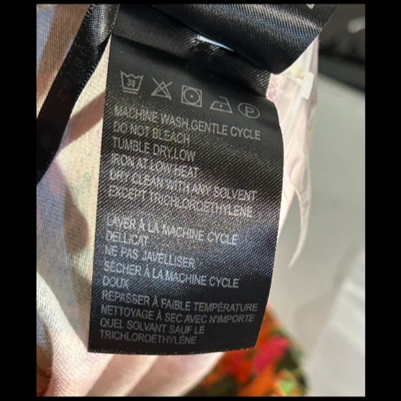 Farm Rio Blooming Garden Orange Shorts Size S - NWT - Picture 15 of 16